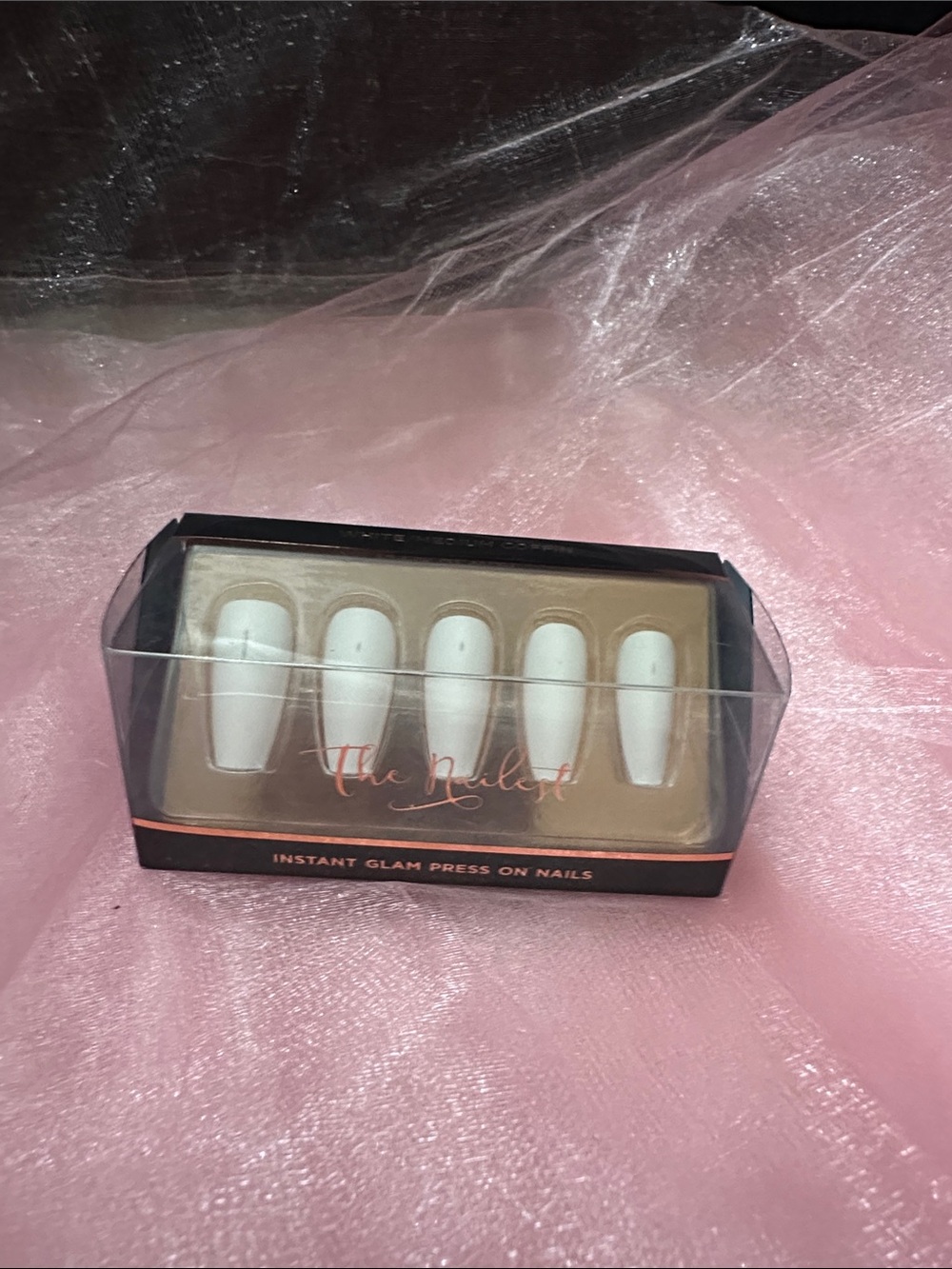 White Press-On Nails – Instant Glam Set
